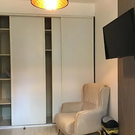 בית אירוח Cosy 2 *