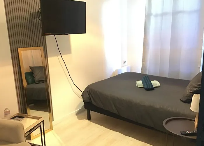 בית אירוח Cosy 2 מונטובן